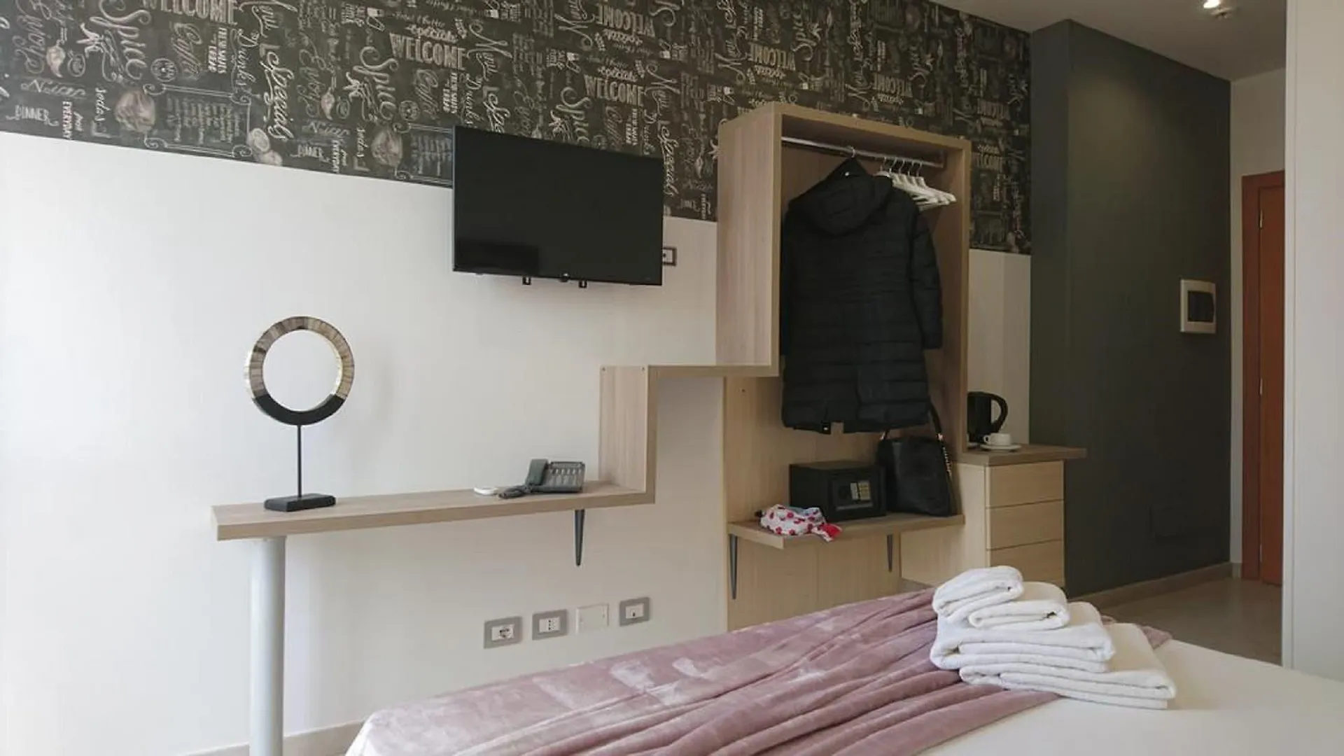 Hotel Centrale Syracuse 4*,  Italia