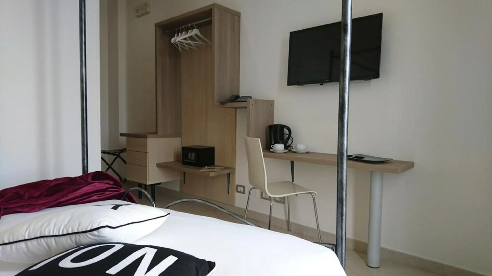 Hotel Centrale Syracuse 4*,  Italia